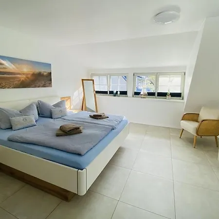 Vakantiehuis In Glowe With Swimming Pool Klein Gelm